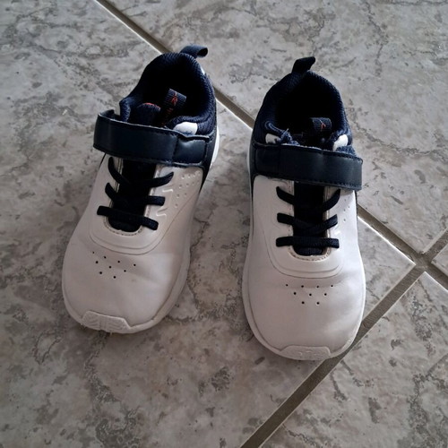 Reebok kids' athletic shoes size 24.5 used with box and stain