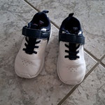 Reebok kids' athletic shoes size 24.5 used with box and stain