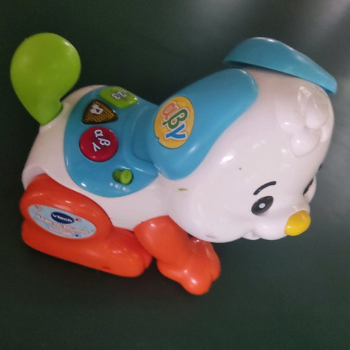Dog toy used with 4 batteries that sings
