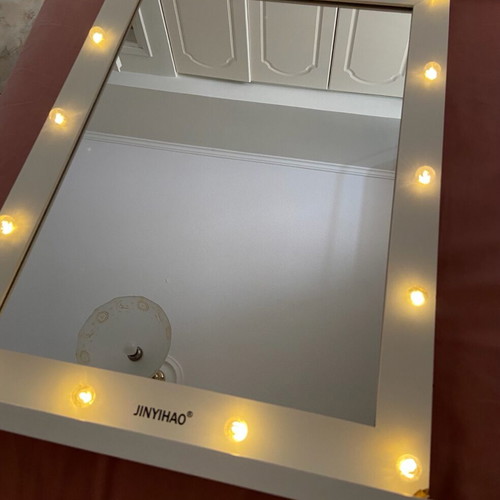 Vanity mirror large size like new with battery and 2 lights