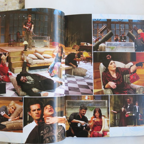 Theater program Den Boro na Meino Moni Mou like new