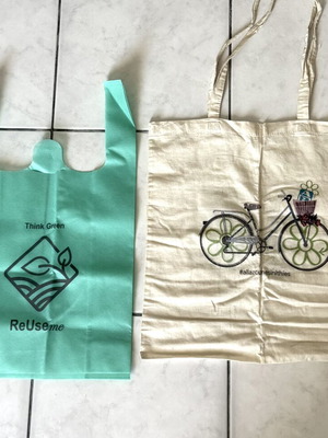 Reusable tote bags set of 2, cotton, like new