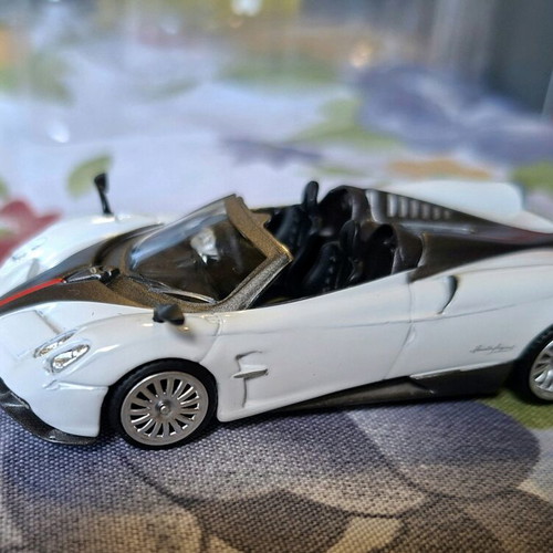 Mini GT Pagani Huayra Roadster Hong Kong Exclusive Edition like new