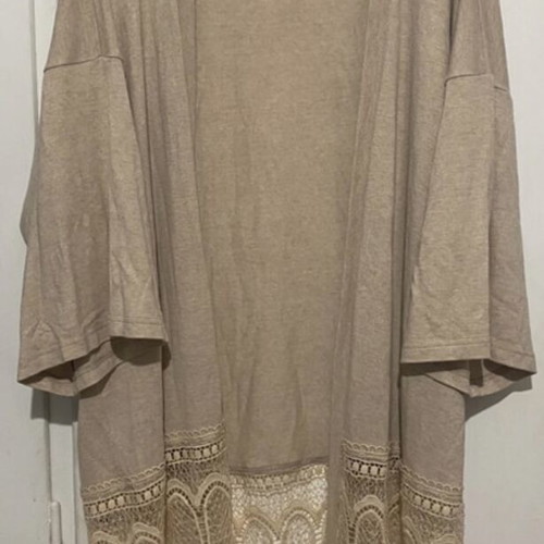Beige kimono like new with lace and bell sleeves