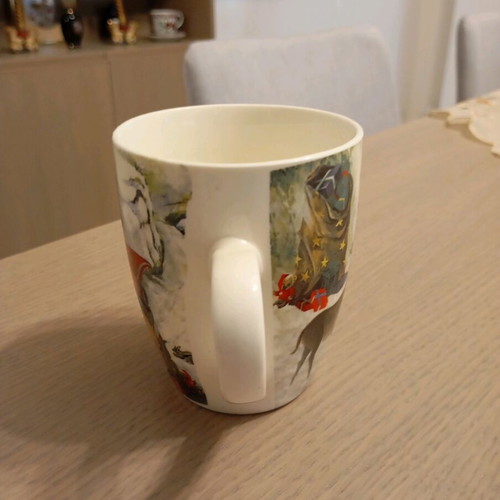 Christmas mug medium size like new