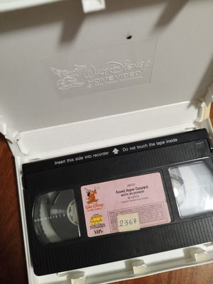 Disney collectible VHS documentary like new, dubbed