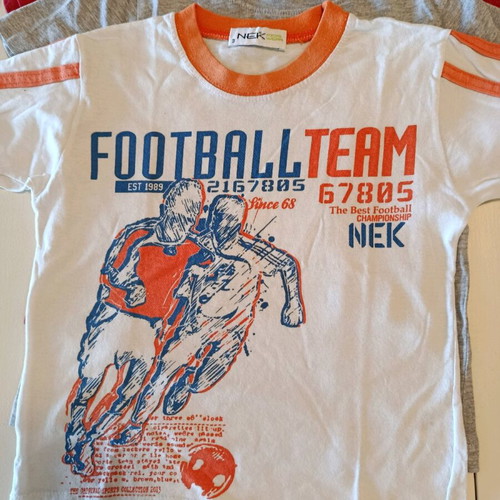 Pack of 4 t-shirts and jacket like new for 3 years old