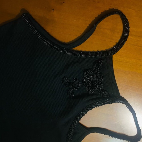 Rodo top embroidered black rib size M like new