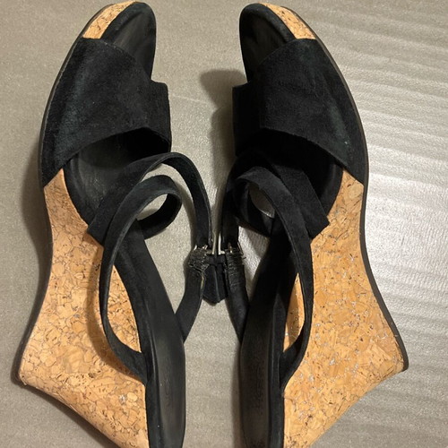 Ugg Australia black suede sandals used, size 39