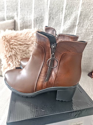 Women's brown ankle boots new, size 38