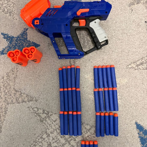 Nerf N-Strike Elite Sheelstrike DS-6 like new, triple dart blaster