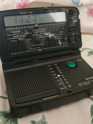 Sony ICF-C2500 FM-AM ρολόι ραδιόφωνο με παγκόσμιο χρόνο μεταχειρισμένο, vintage