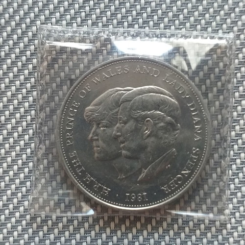 British 25 Pence Coins like new, commemorative set