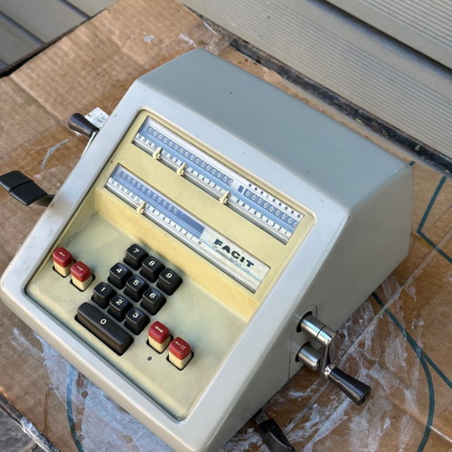 Facit calculator used, vintage, dimensions 33x26.5x16 cm
