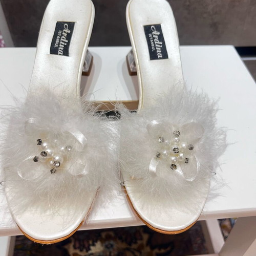 Bridal Heeled Slippers Size 38 Like New, White and Silver