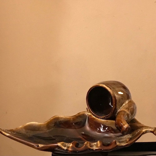 Vintage decorative ashtray like new