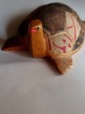 Vintage wooden decorative turtle like new, Bali