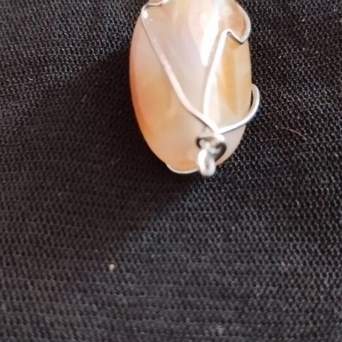 Short necklace with earth-colored stone, new, silver chain