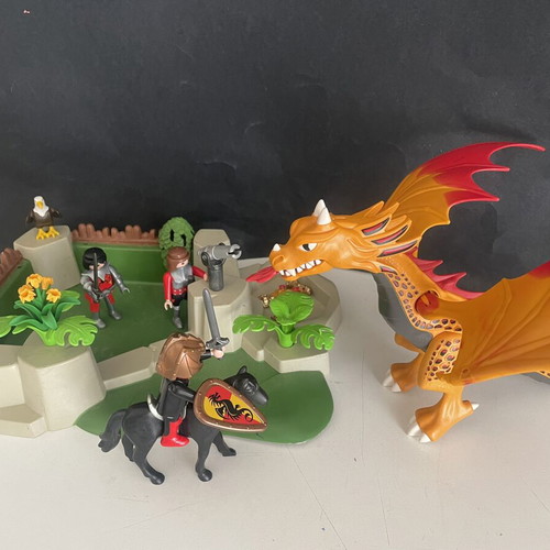 Playmobil knight fortress and dragon