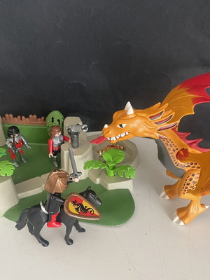 Playmobil knight fortress and dragon