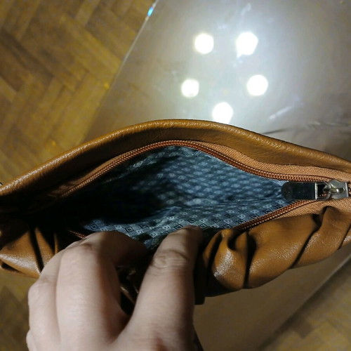 Shoulder bag like new with genuine leather and chain brown