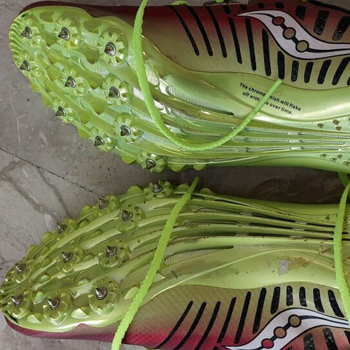 Athletic shoes size 44 like new, barely used
