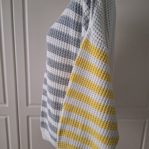 Lucifair women's three-color knitted sweater with stripes like new