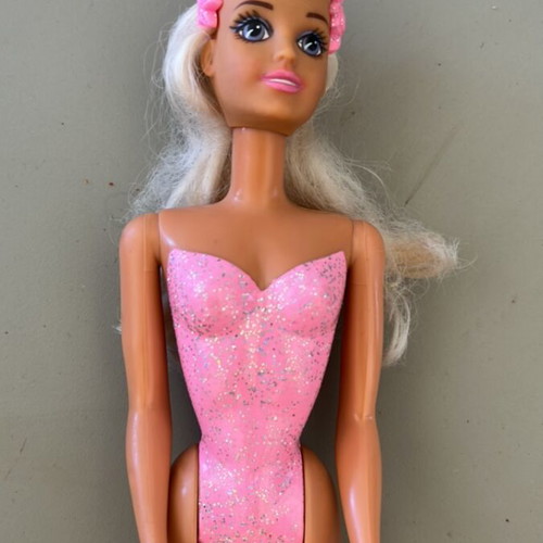Sindy Ice Skater doll used, very good condition