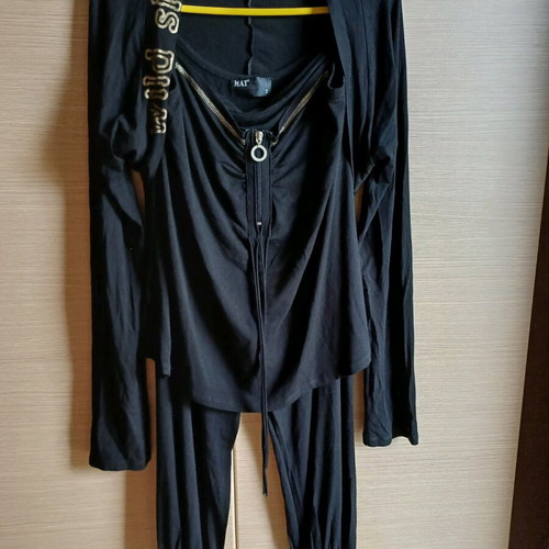 Mat set of three pieces like new, black and gold