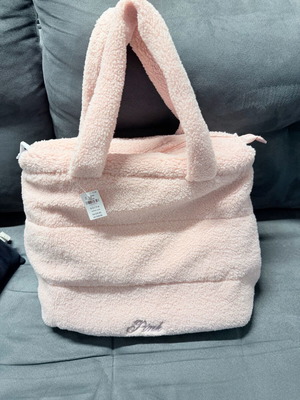 Pink by Victoria Secret shoulder bag new, pink sherpa