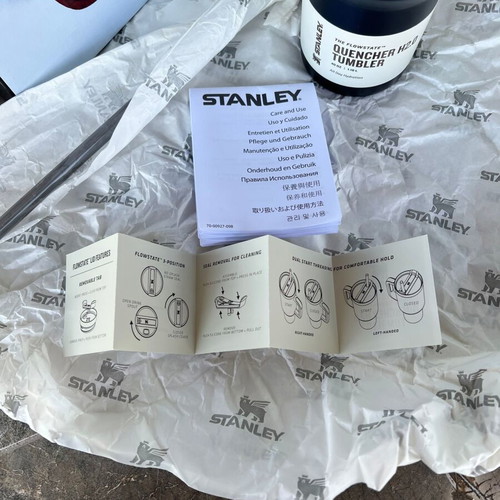 Stanley Quencher H2.0 40oz tumbler new, Welcome to Derry design