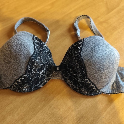 Grey melange bra with black lace used