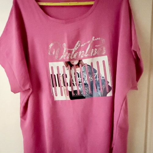 Pink oversized T-shirt with Valentine print and rhinestones like new, XL-XXL