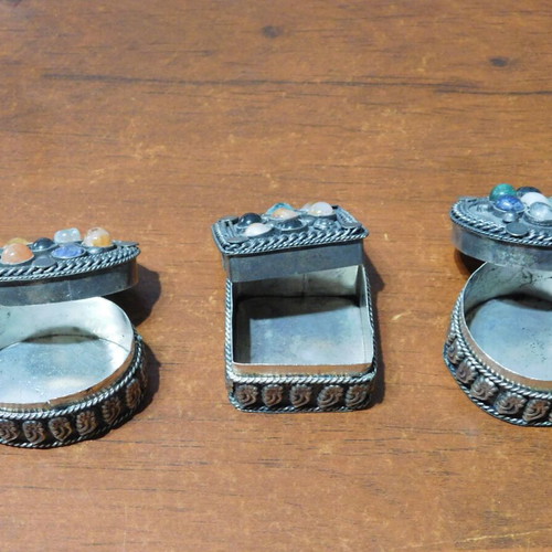 Set of 3 ethnic alpaca boxes with semi-precious stones
