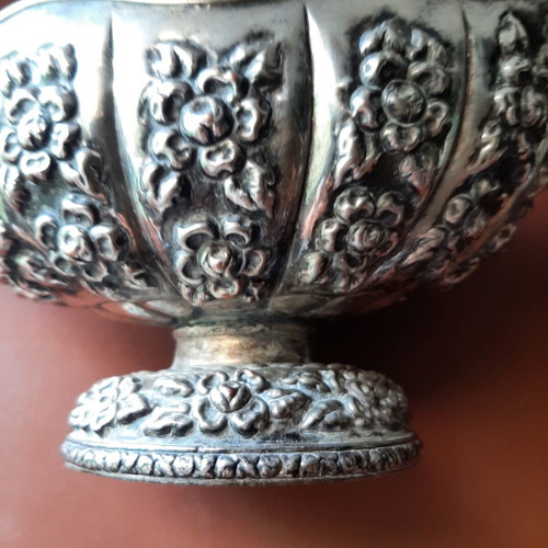 Silver-plated decorative set used with carved details, pack of two
