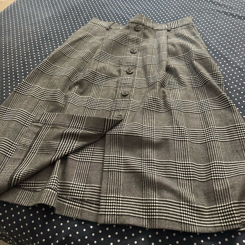 Marks & Spencer checked office look skirt like new, white and grey, size L
