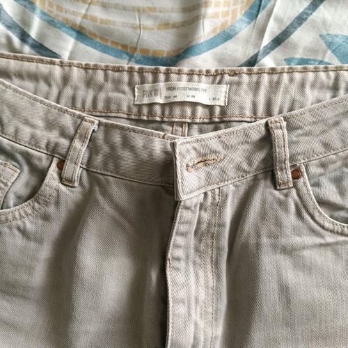Pink Woman beige pants used, size L