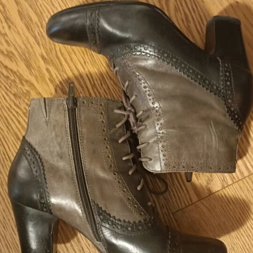Jana leather ankle boots size 38 used, Victorian vintage style