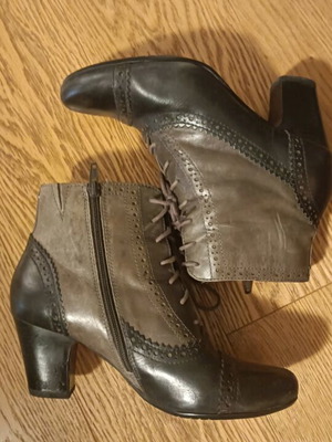 Jana leather ankle boots size 38 used, Victorian vintage style