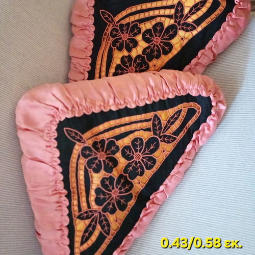 Vintage handmade embroidered pillows like new, set of 2