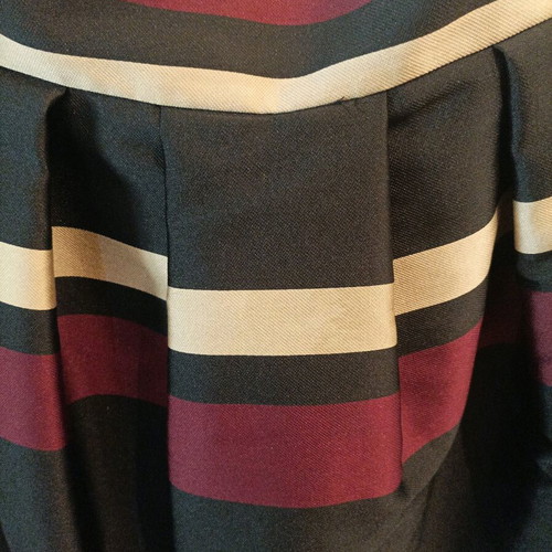 Desiree midi skirt like new, thick stiff fabric with lining, size M