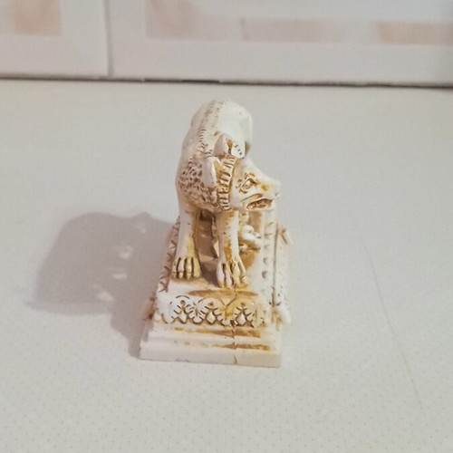 Table decorative souvenir Roma Lupa like new
