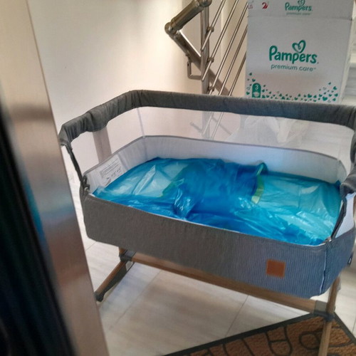 Babystar baby cot used in excellent condition