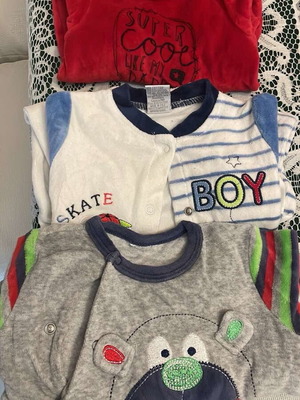 Velvet baby clothing set for 3 months like new