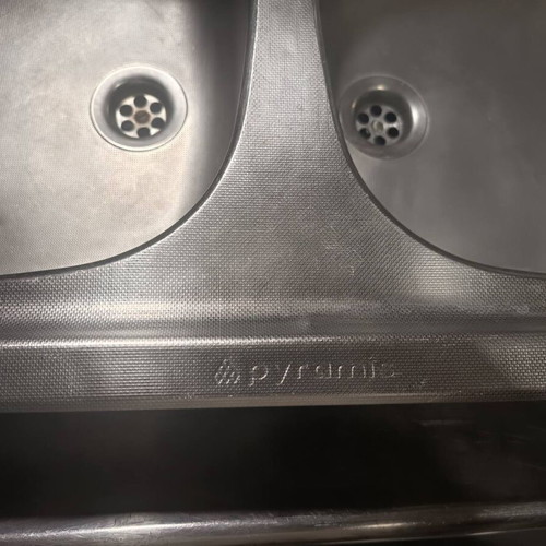 Double kitchen sink like new with strainer