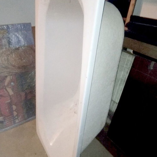 Ideal Standard acrylic bathtub, unused, small corner chip