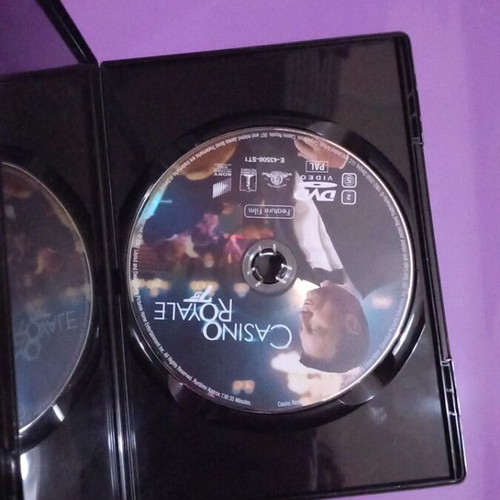 Casino Royale 007 DVD like new with subtitles
