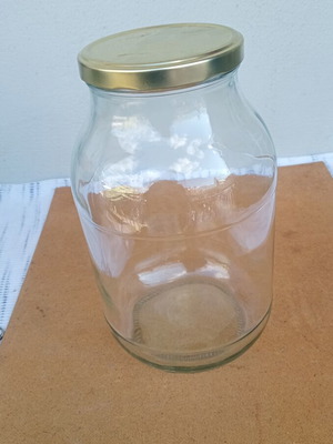 Glass jar used 3.2 L very good