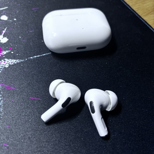 Apple AirPods Pro gen1 used with defect