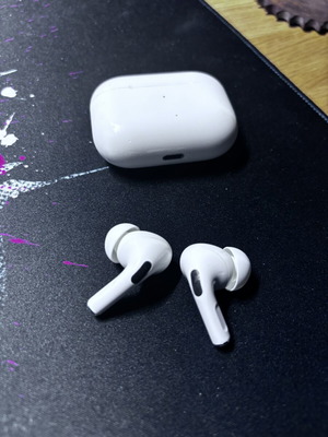 Apple AirPods Pro gen1 used with defect